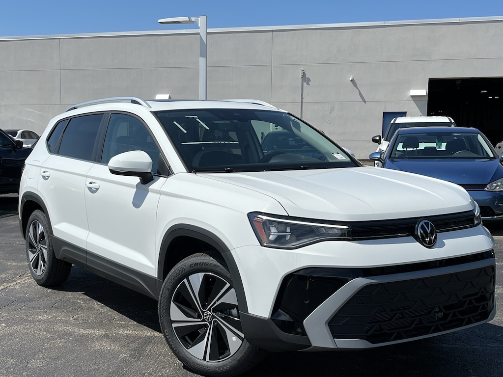 New 2026 Volkswagen Taos 1.5T SE SUV
