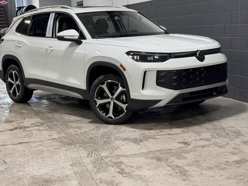 New 2026 Volkswagen Tiguan 2.0T SE 2.0T SE 4MOTION