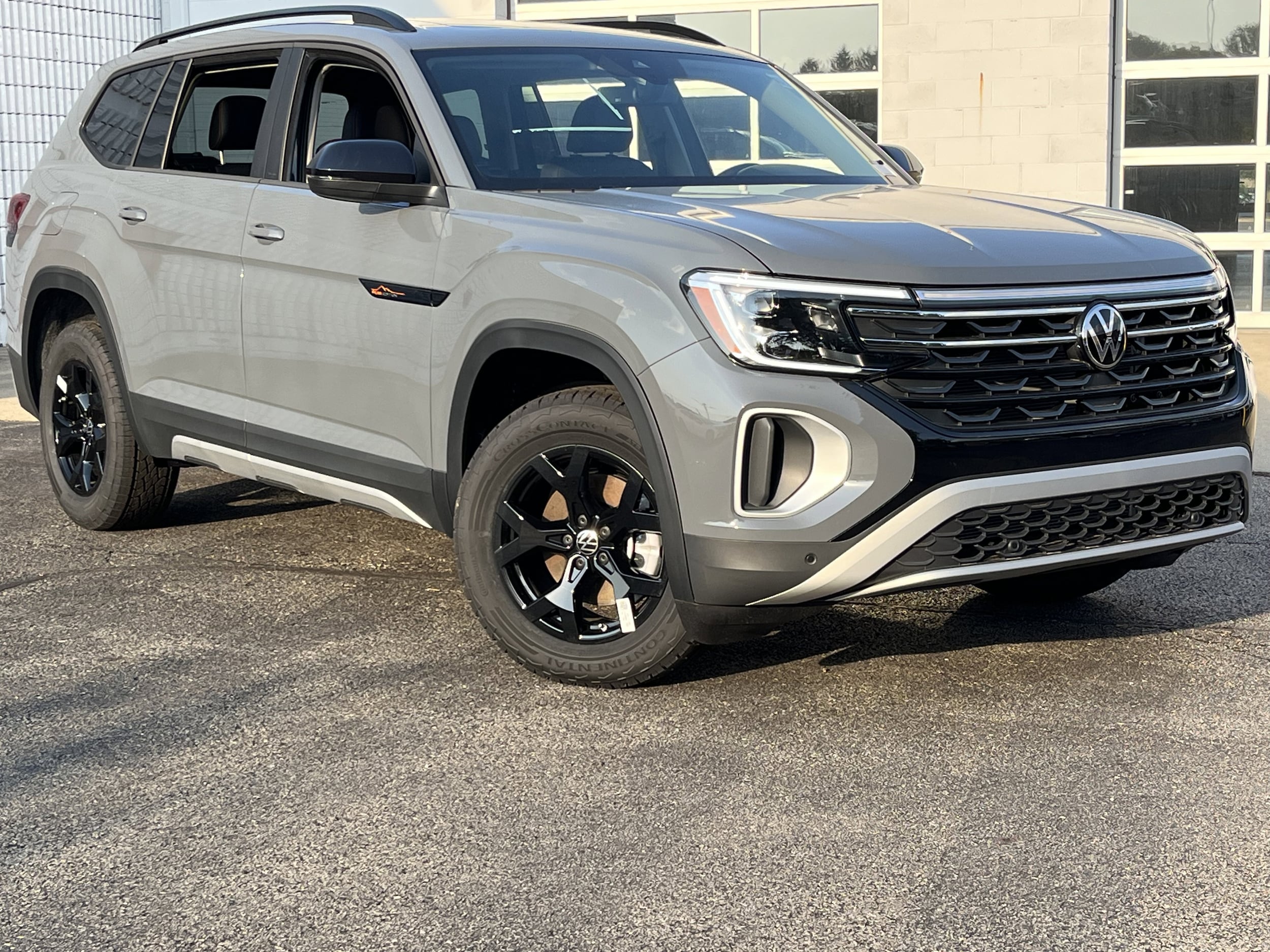 2025 Volkswagen Atlas 2.0T Peak Edition