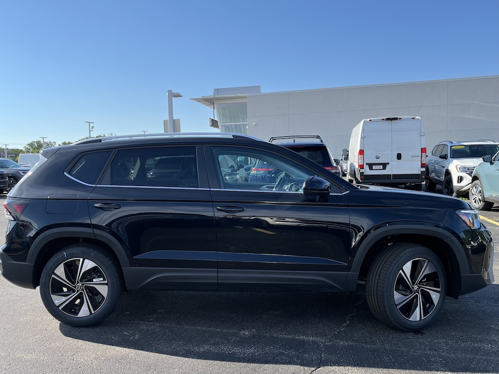 New 2026 Volkswagen Taos 1.5T SE SUV