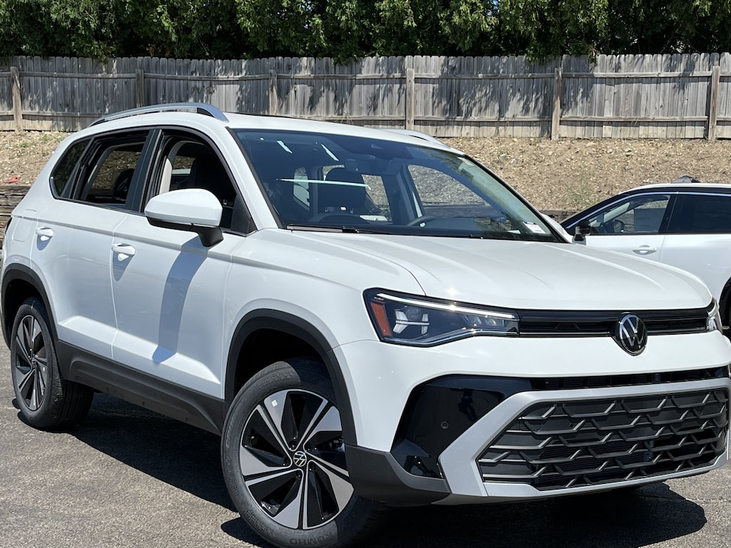 New 2026 Volkswagen Taos 1.5T SE SUV