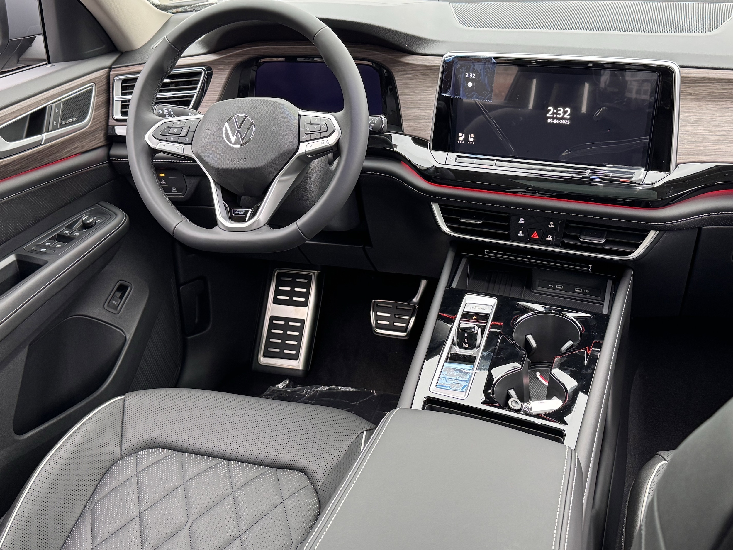 2026 Volkswagen Atlas SEL Premium R-Line - Photo 19