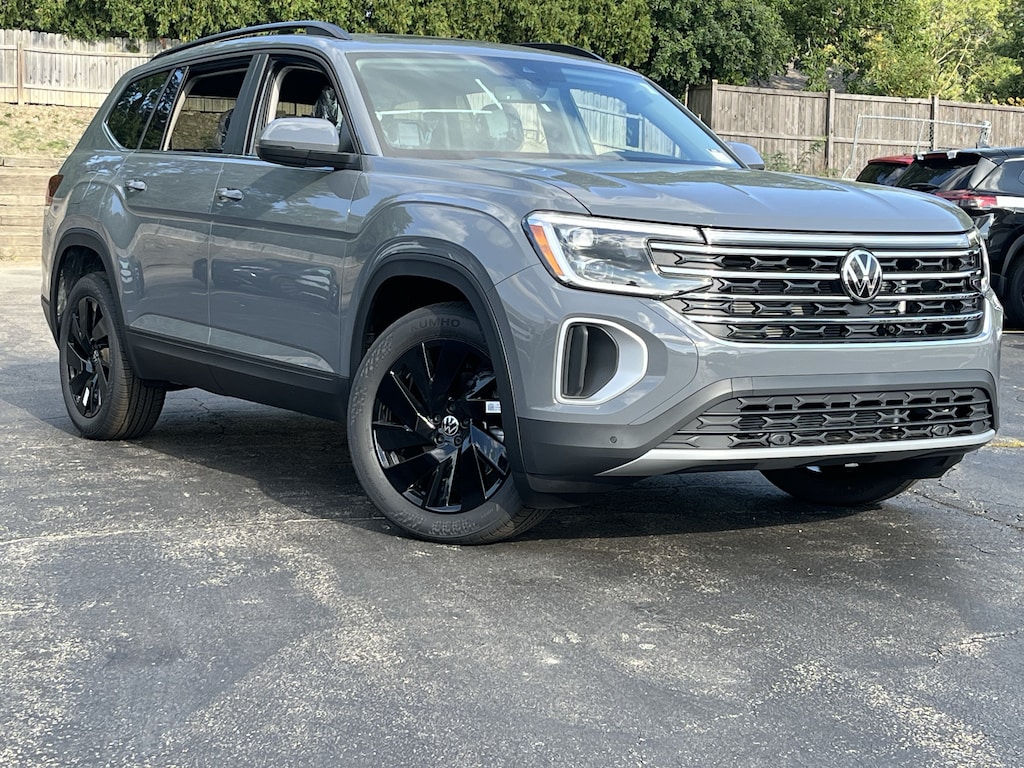 New 2026 Volkswagen Atlas SE w/Technology SUV
