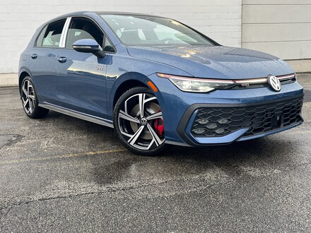 2025 Volkswagen Golf GTI 2.0T SE Hatchback