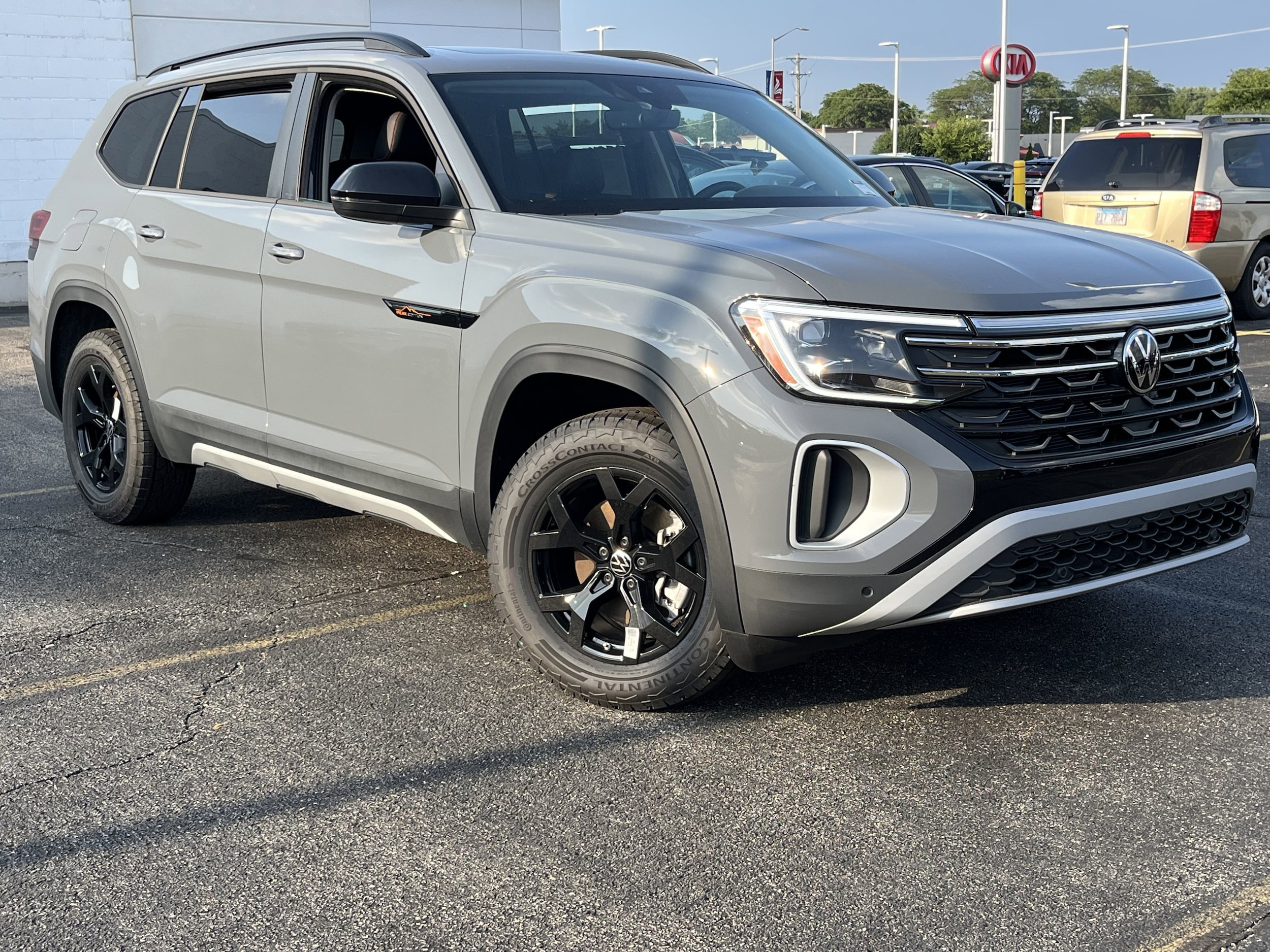 2025 Volkswagen Atlas 2.0T Peak Edition
