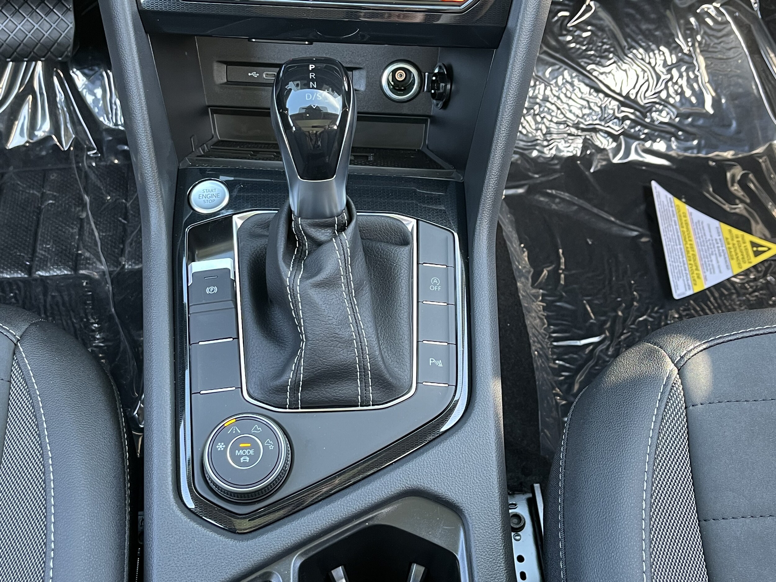 2026 Volkswagen Taos SE Black - Photo 19