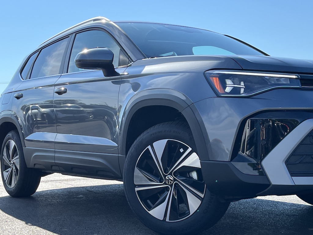 New 2026 Volkswagen Taos 1.5T SE SUV