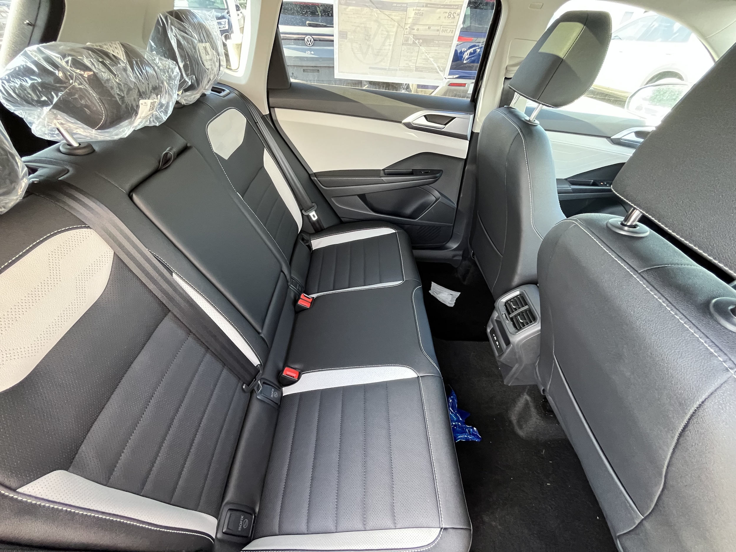 2026 Volkswagen Taos SEL - Photo 6
