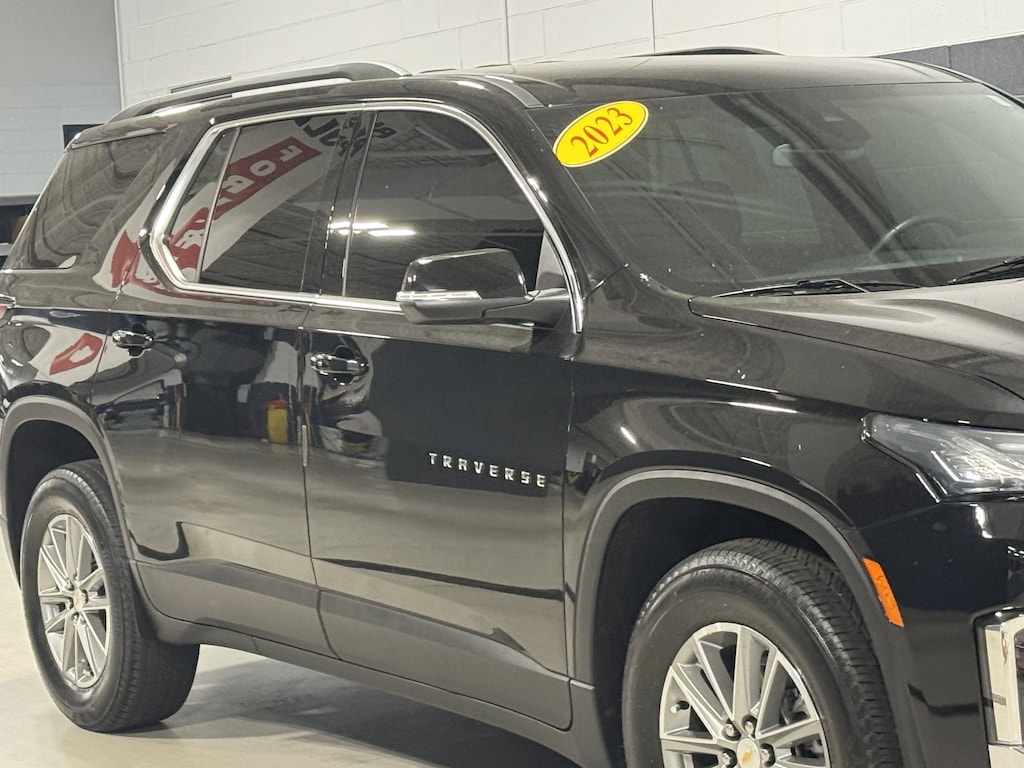 Used 2023 Chevrolet Traverse LT Cloth w/1LT SUV