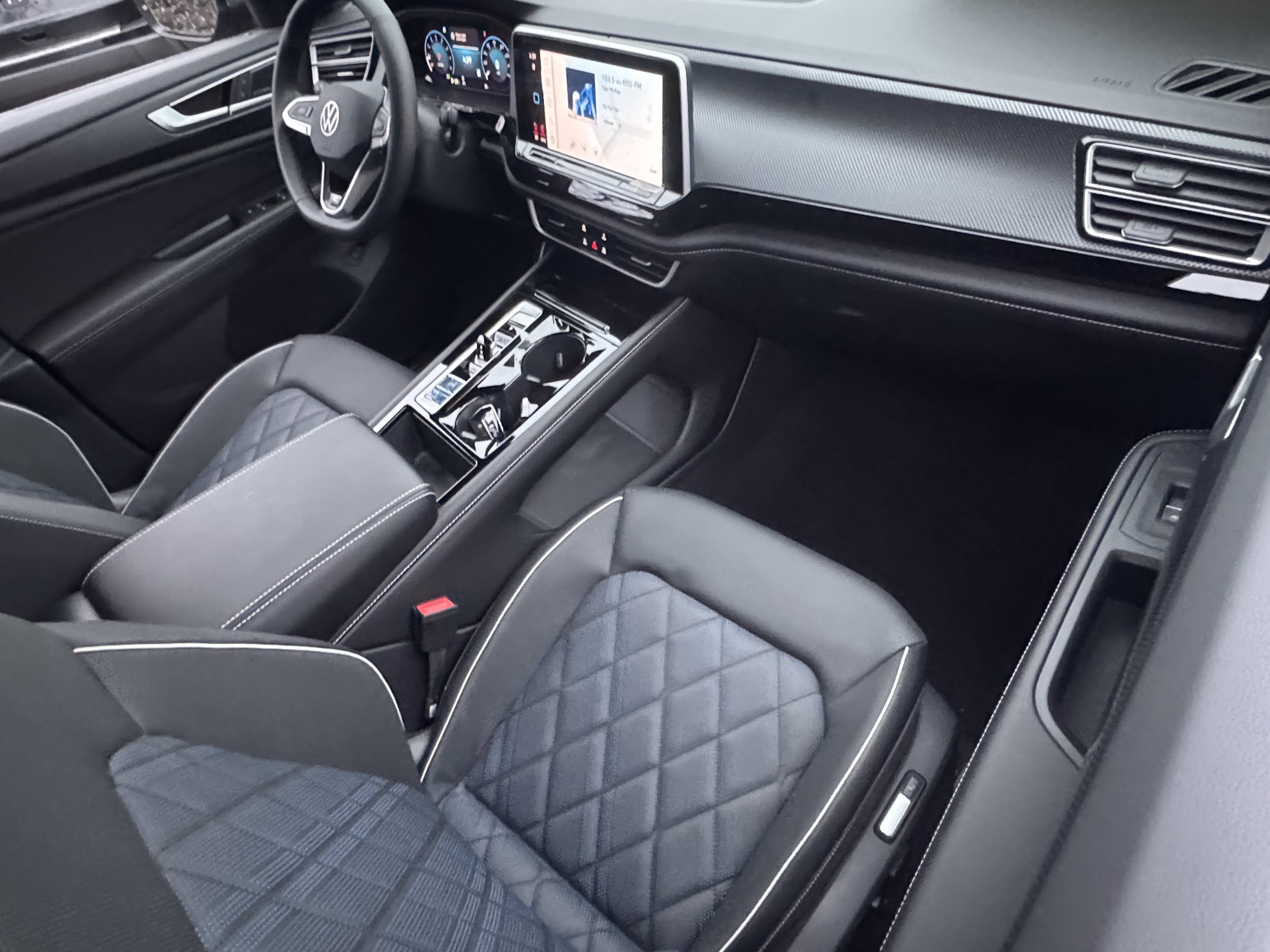 2026 Volkswagen Atlas Cross Sport SEL Premium R-LINE - Photo 7
