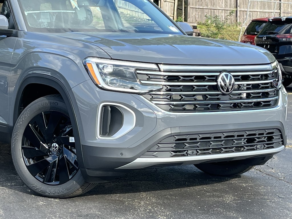New 2026 Volkswagen Atlas SE w/Technology SUV