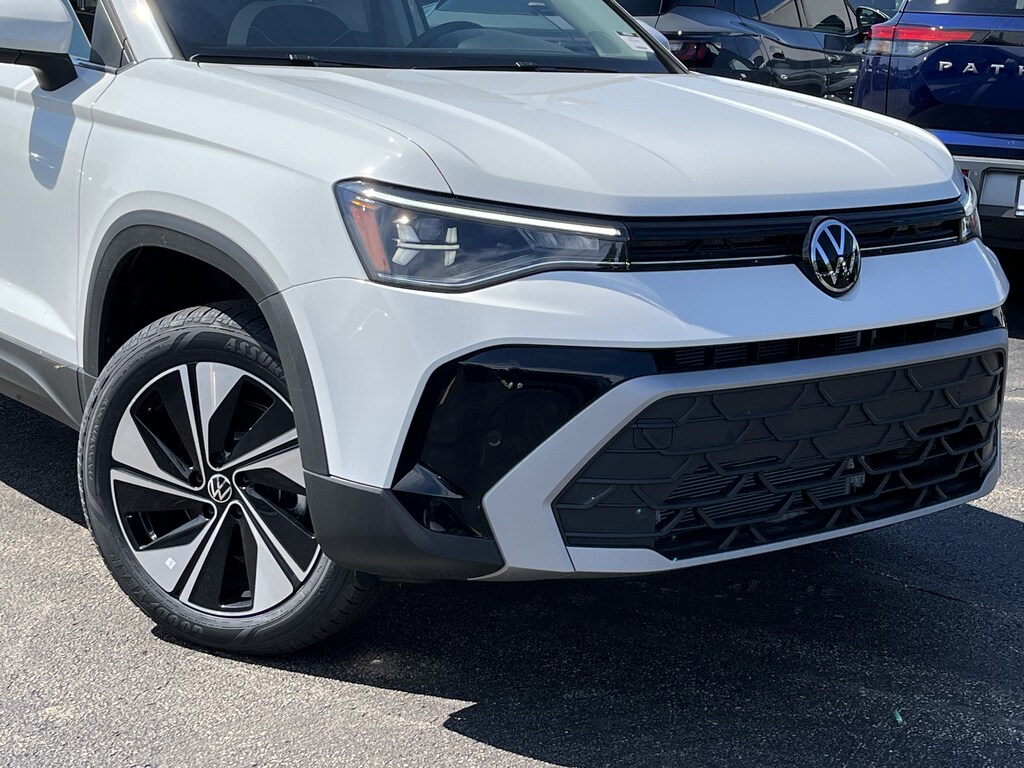 New 2026 Volkswagen Taos 1.5T SE SUV