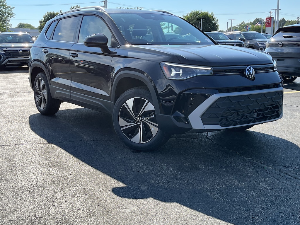 New 2026 Volkswagen Taos 1.5T SE SUV