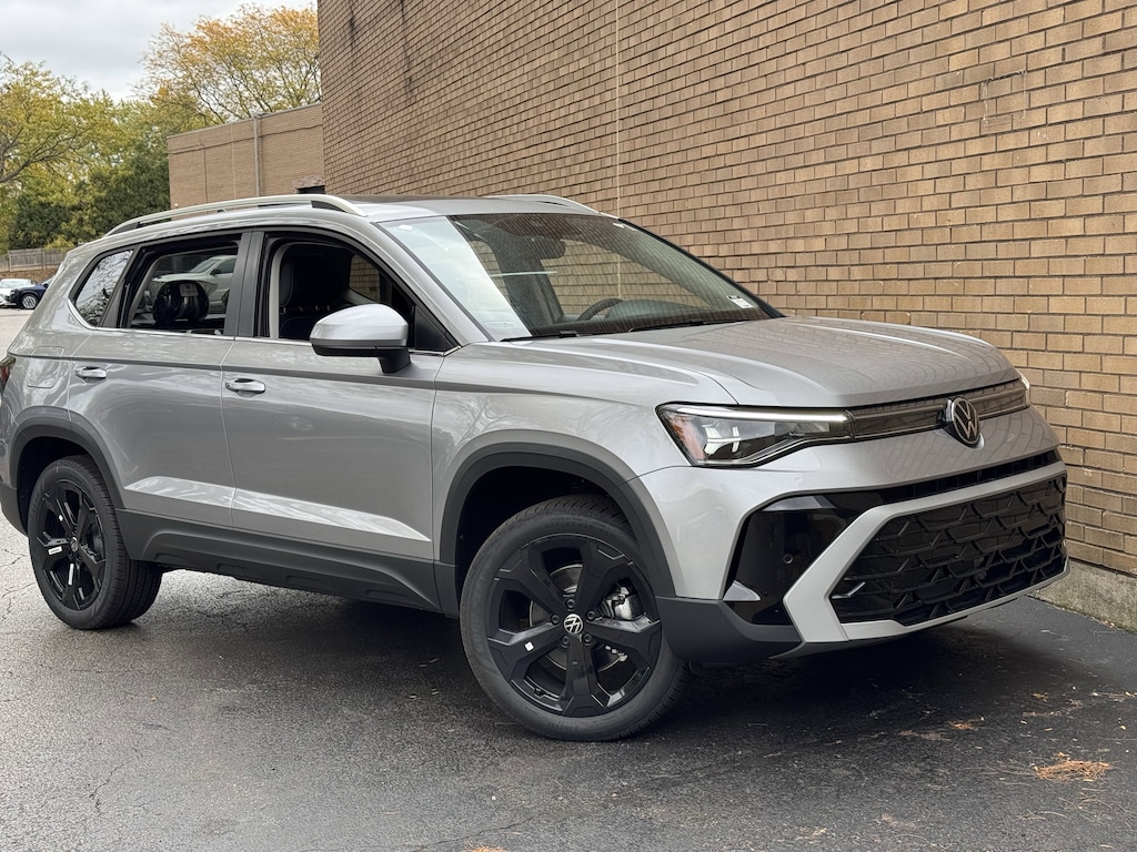 New 2025 Volkswagen Taos 1.5T SEL SUV