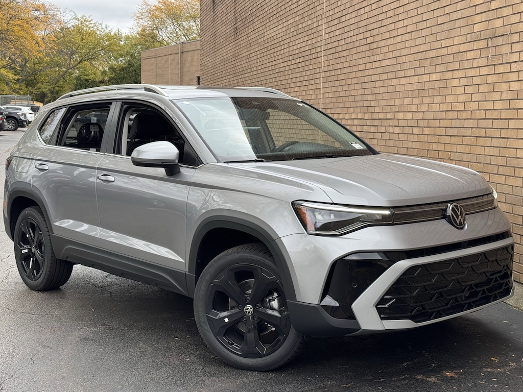 New 2025 Volkswagen Taos 1.5T SEL SUV