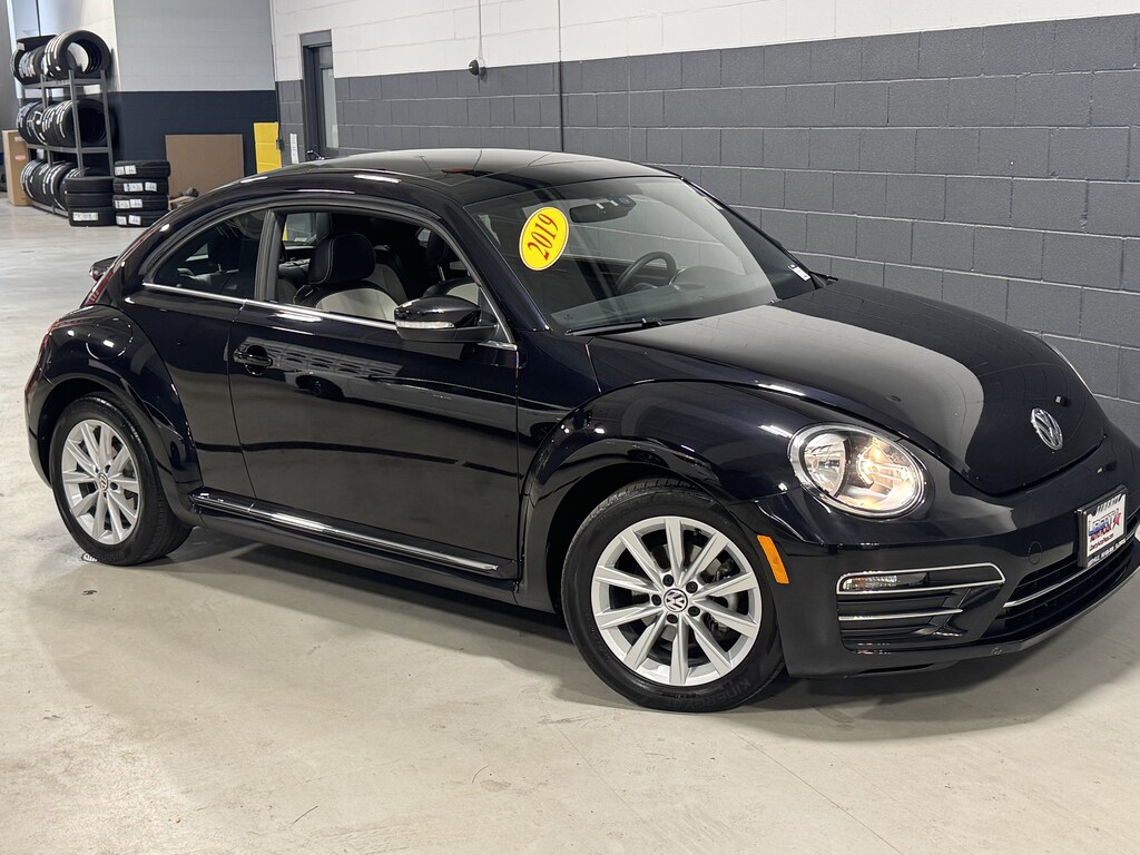 Used 2019 Volkswagen Beetle 2.0T SE Hatchback