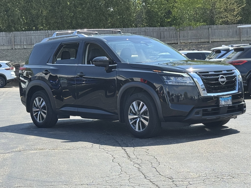 Used 2024 Nissan Pathfinder SL SUV