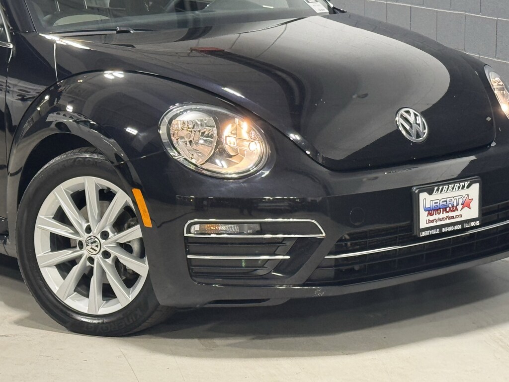 Used 2019 Volkswagen Beetle 2.0T SE Hatchback