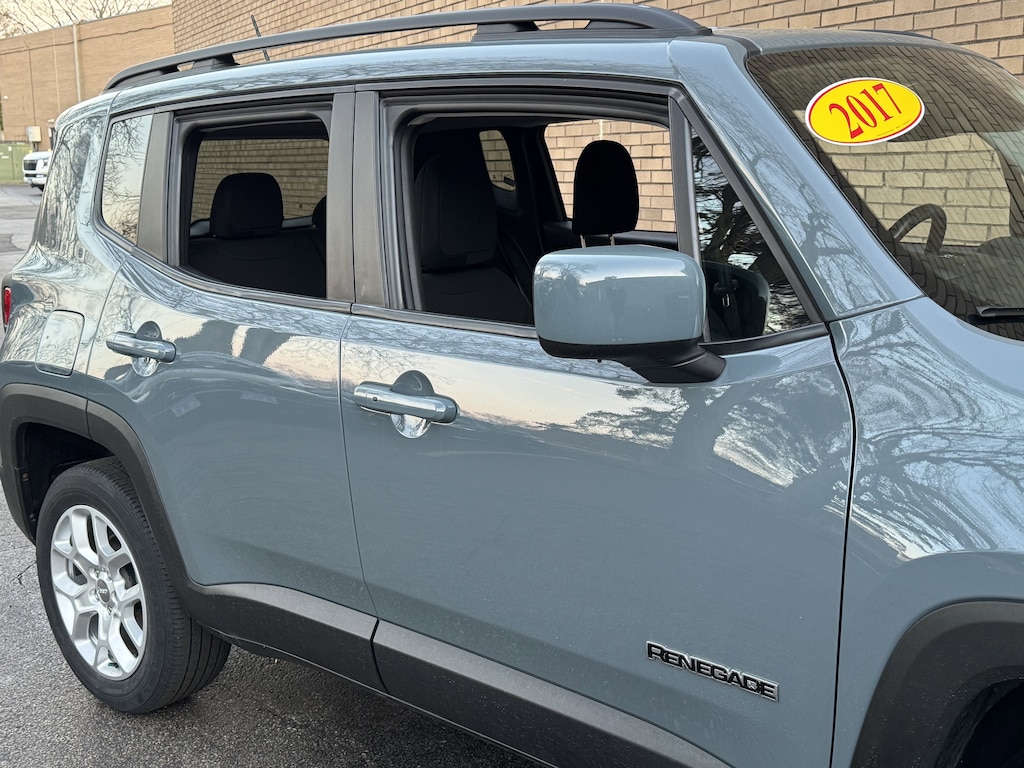 Used 2017 Jeep Renegade Latitude 4x4 SUV
