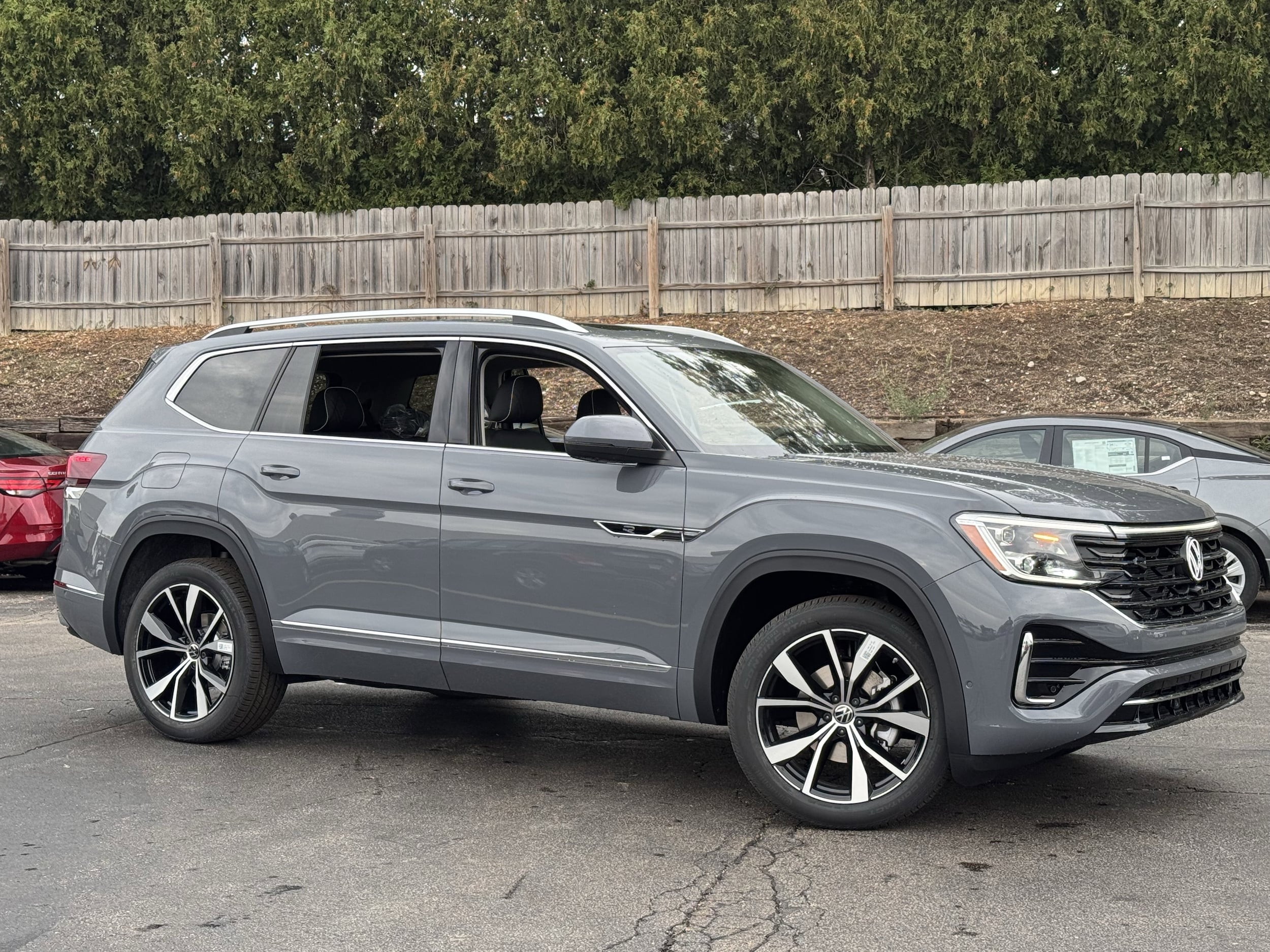 2026 Volkswagen Atlas SEL Premium R-Line - Photo 4