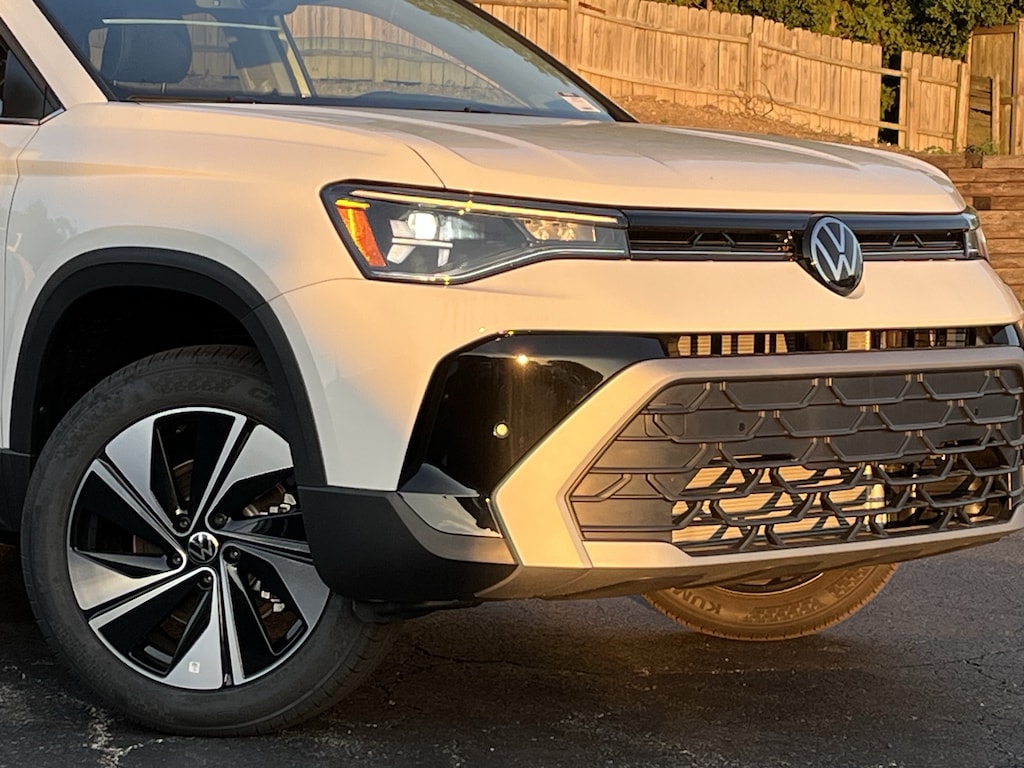 New 2026 Volkswagen Taos 1.5T SE SUV