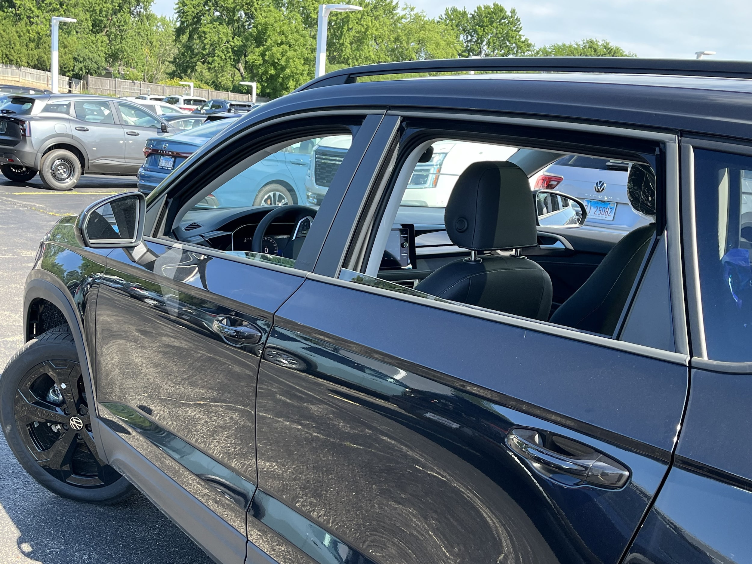 2026 Volkswagen Taos SE Black - Photo 13
