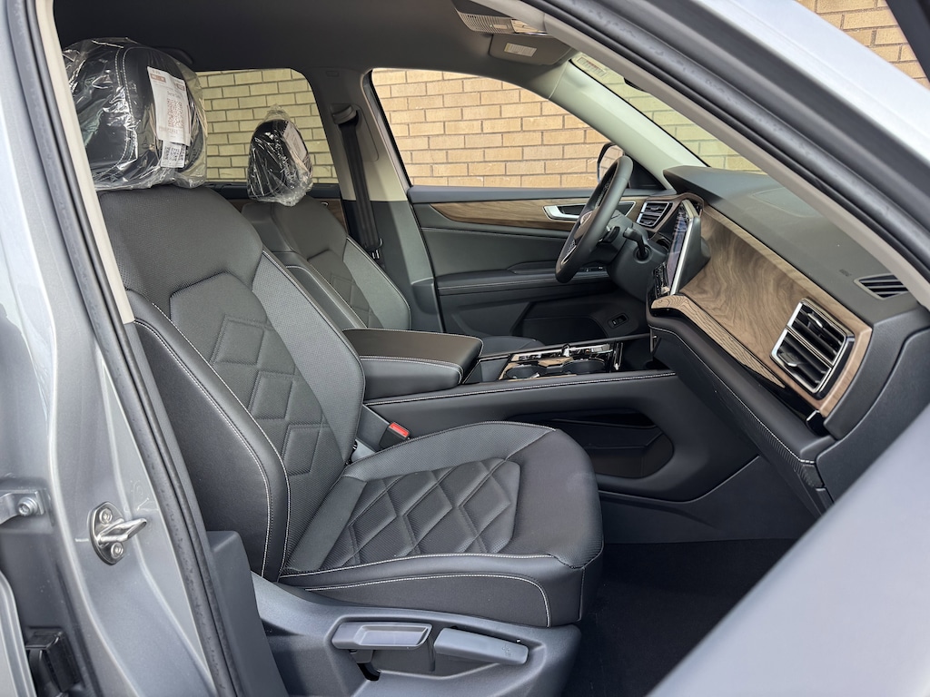 New 2026 Volkswagen Atlas 2.0T SE w/Technology SUV