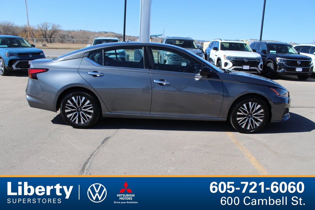 Used 2024 Nissan Altima 2.5 SV Sedan