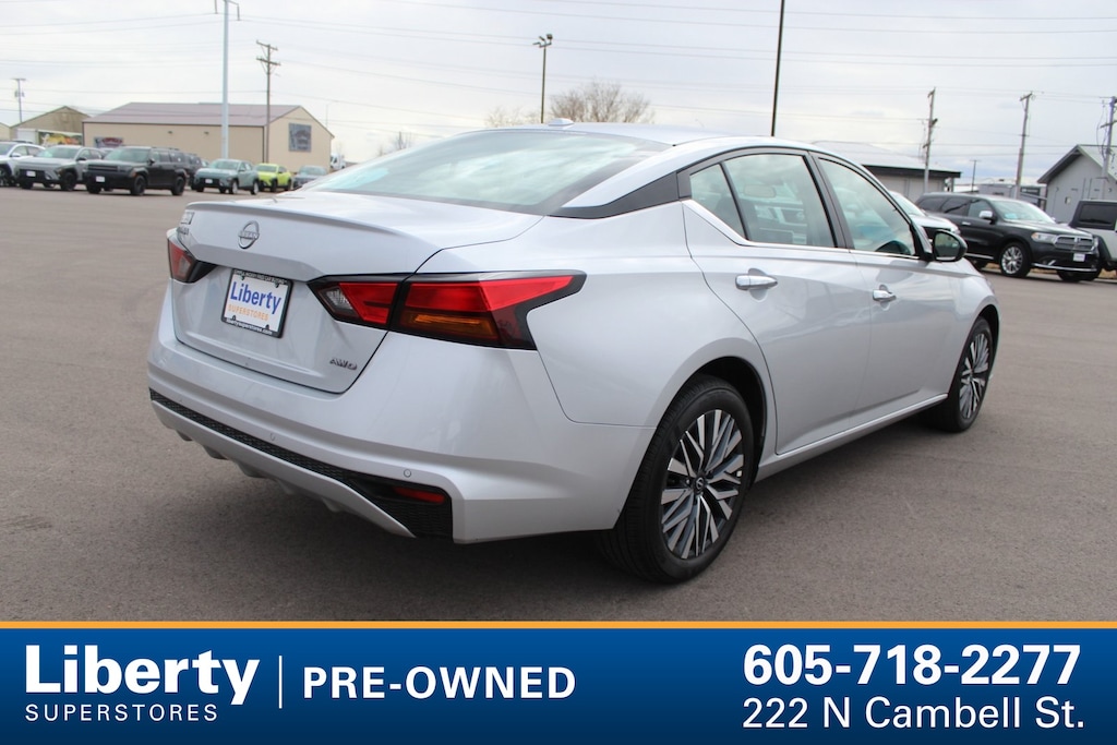 Used 2025 Nissan Altima SV Sedan