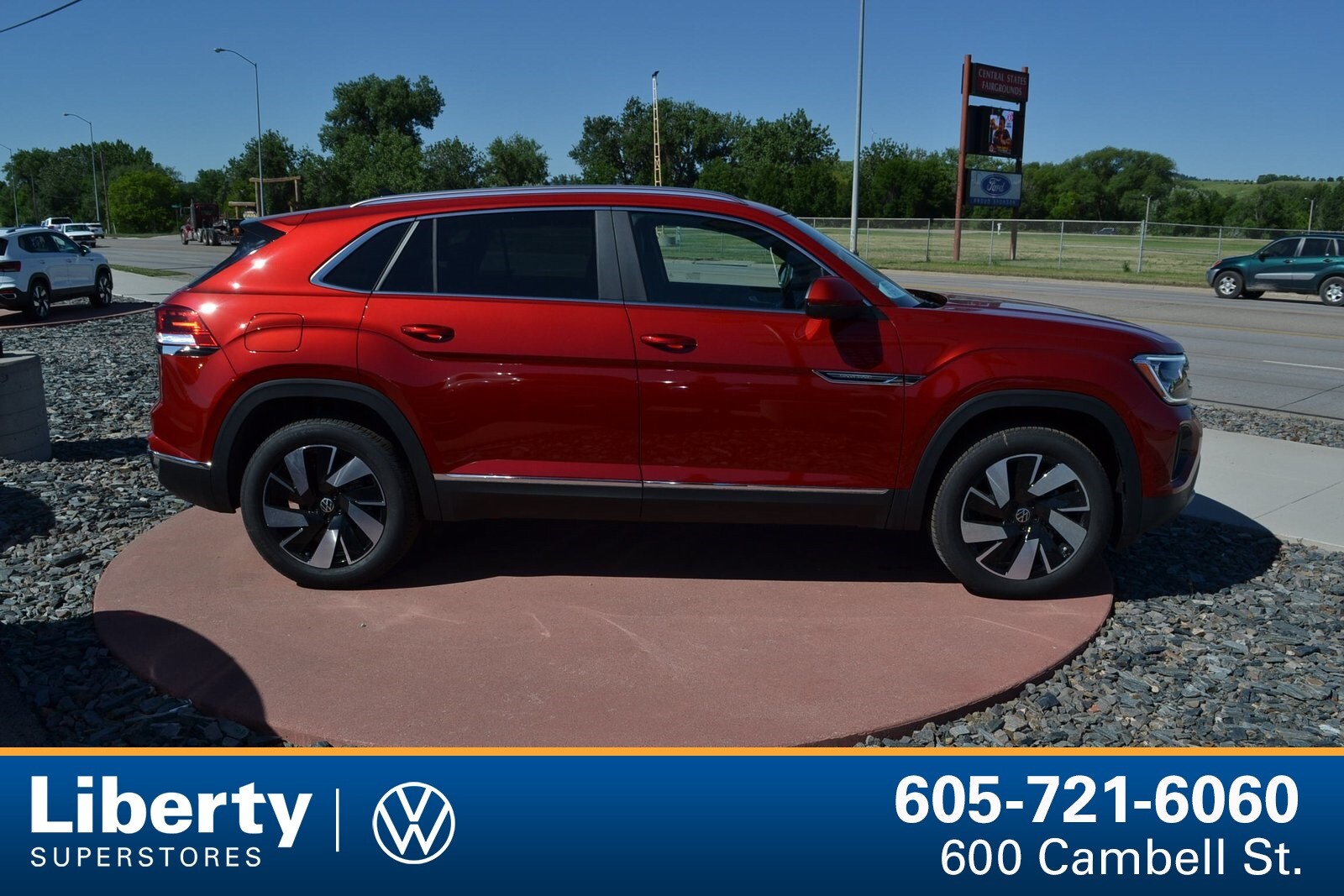2024 Volkswagen Atlas Cross Sport SEL photo 2