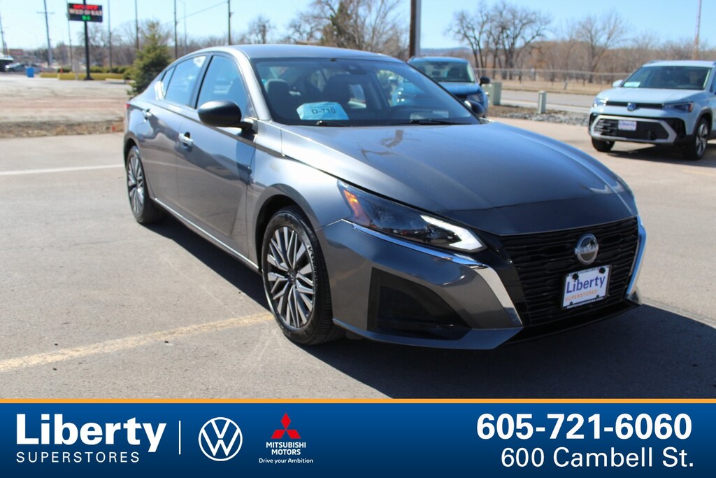 Used 2024 Nissan Altima 2.5 SV Sedan