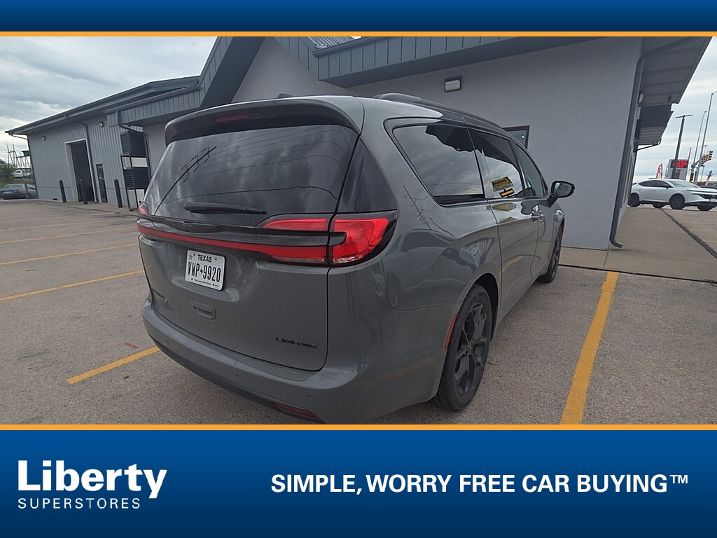 Used 2025 Chrysler Pacifica Limited