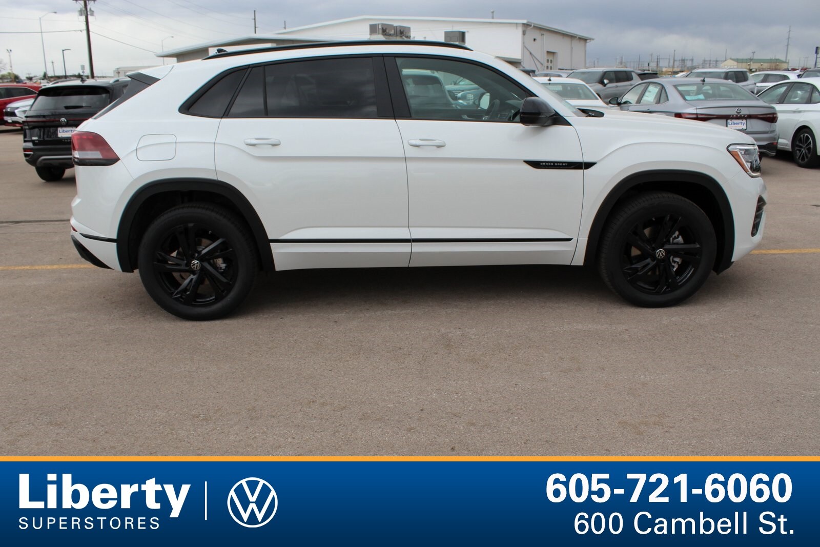2025 Volkswagen Atlas Cross Sport SEL R-Line photo 2