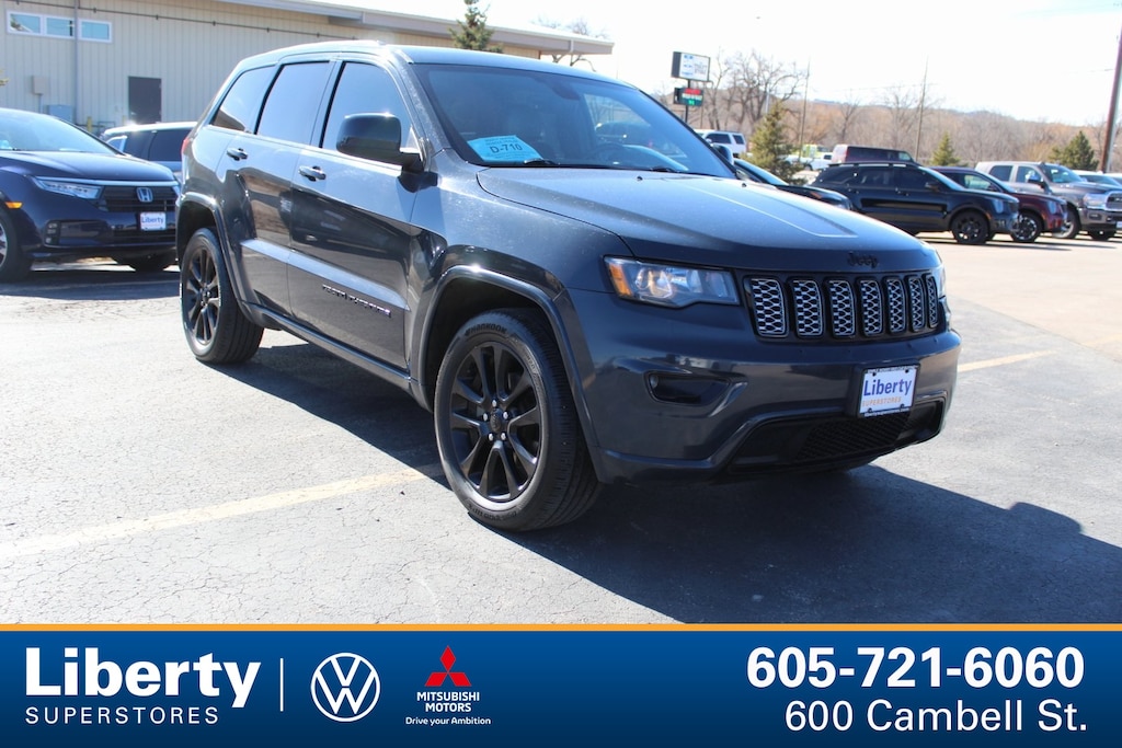 Used 2018 Jeep Grand Cherokee Laredo 4x4 SUV