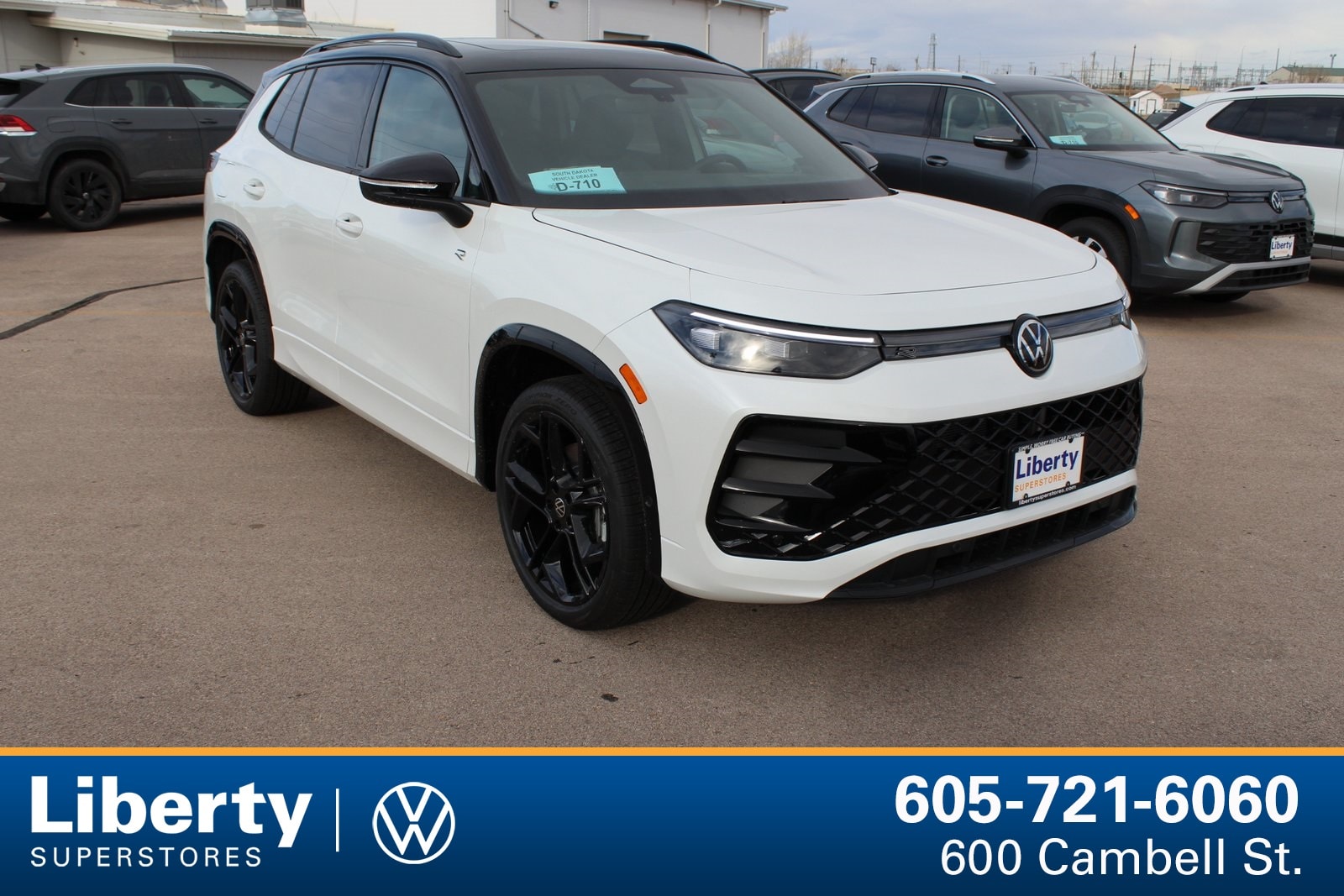 2026 Volkswagen Tiguan SE R-LINE BLACK's photo