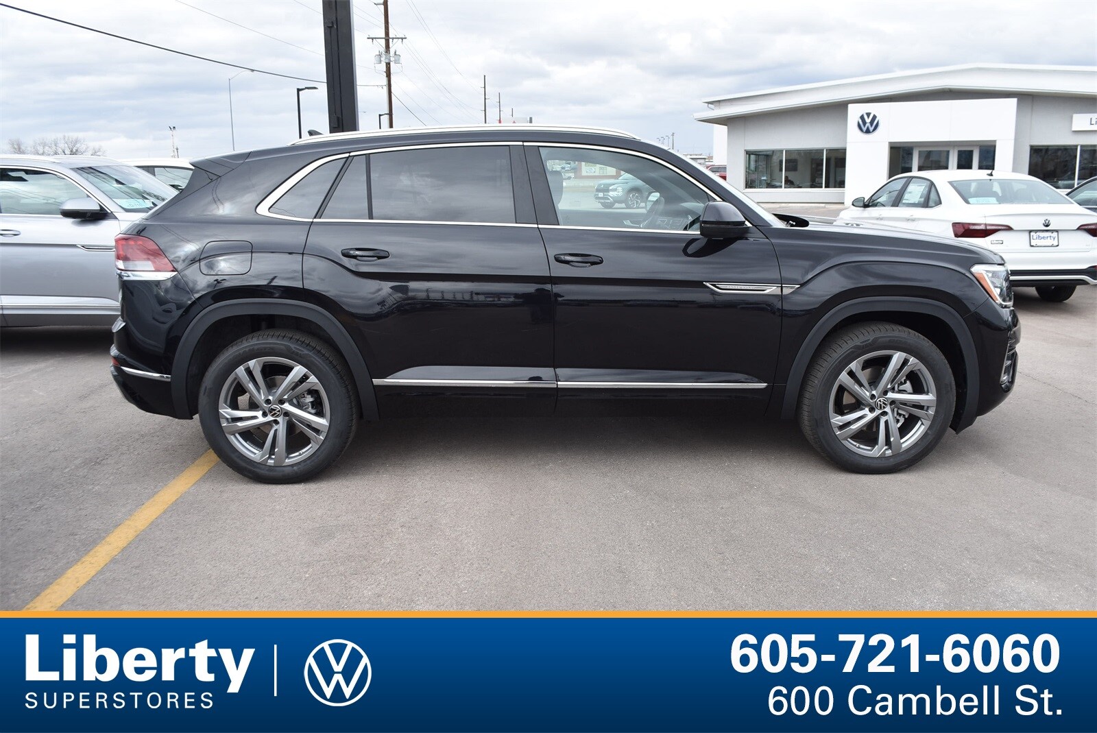 2024 Volkswagen Atlas Cross Sport SEL R-Line photo 2