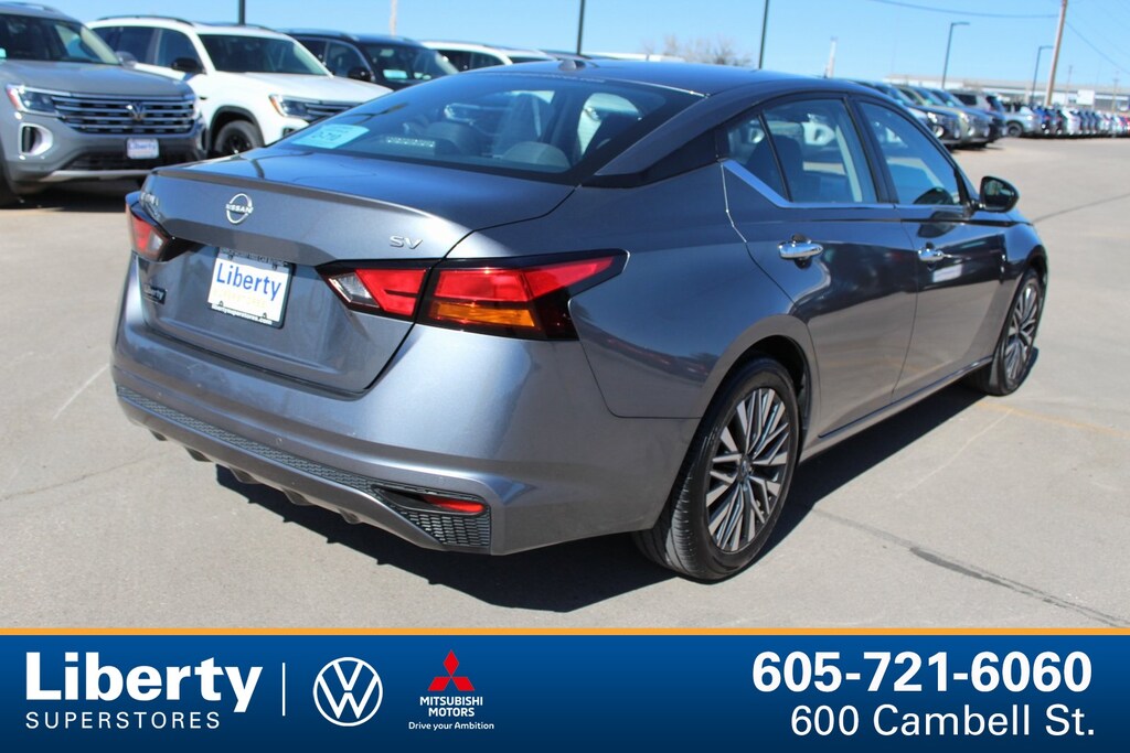 Used 2024 Nissan Altima 2.5 SV Sedan