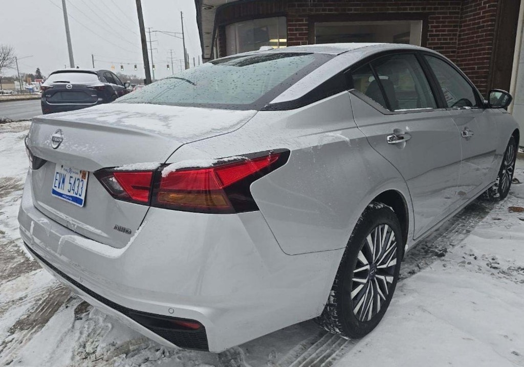 Used 2025 Nissan Altima SV Sedan