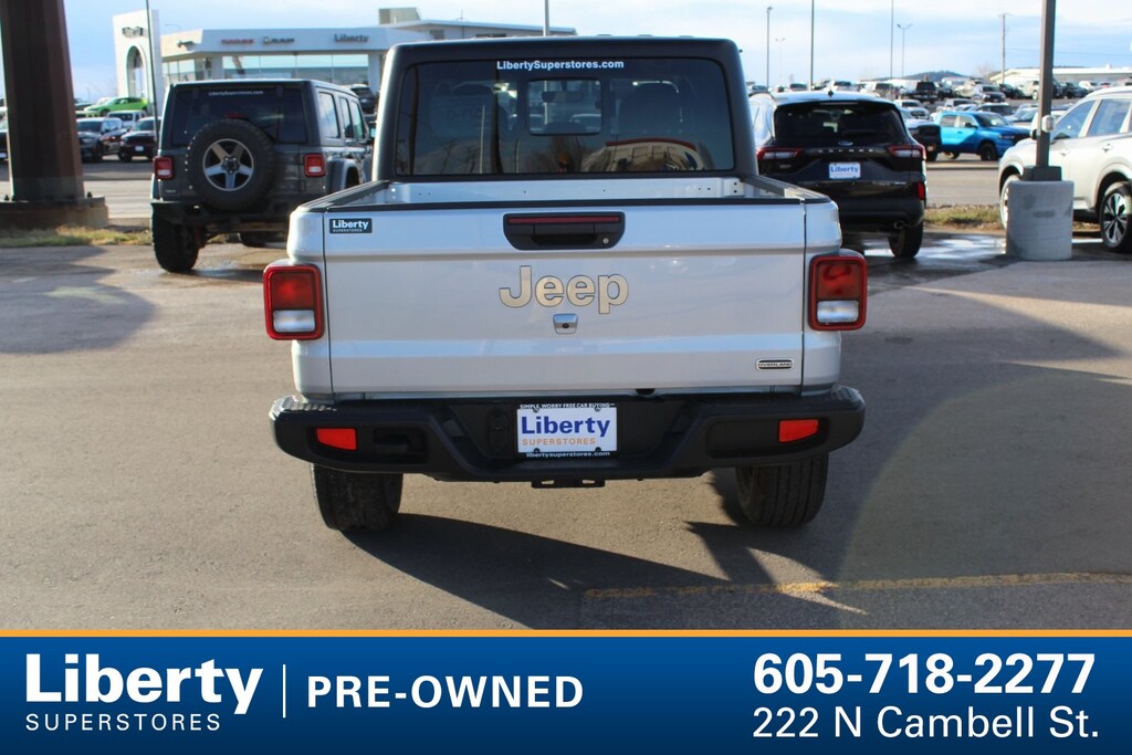 Used 2023 Jeep Gladiator Overland Truck Crew Cab