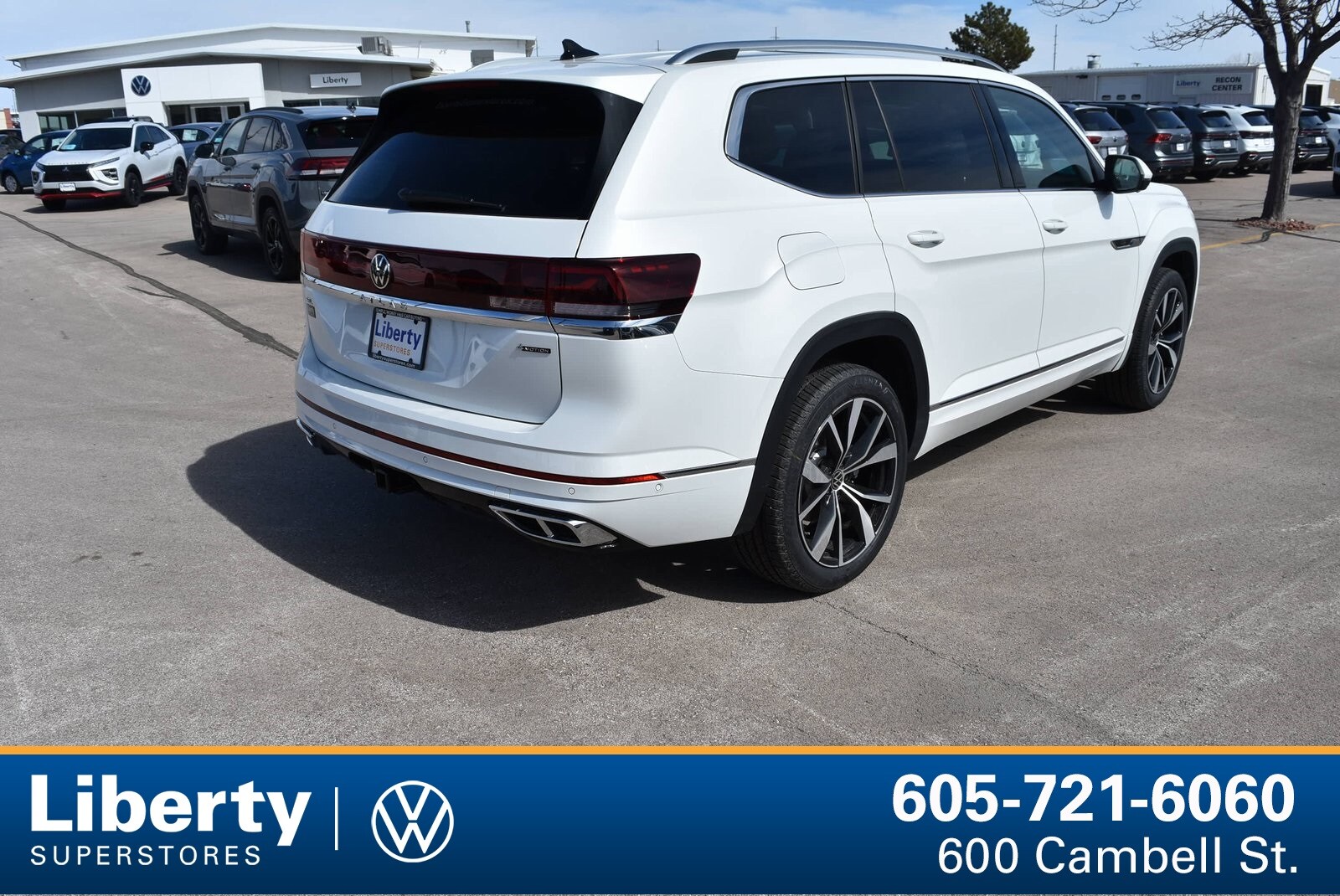 2025 Volkswagen Atlas SEL Premium R-Line photo 3