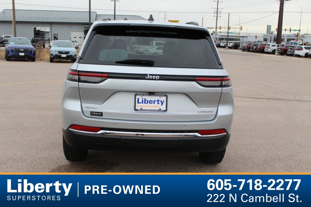 Used 2023 Jeep Grand Cherokee Laredo SUV