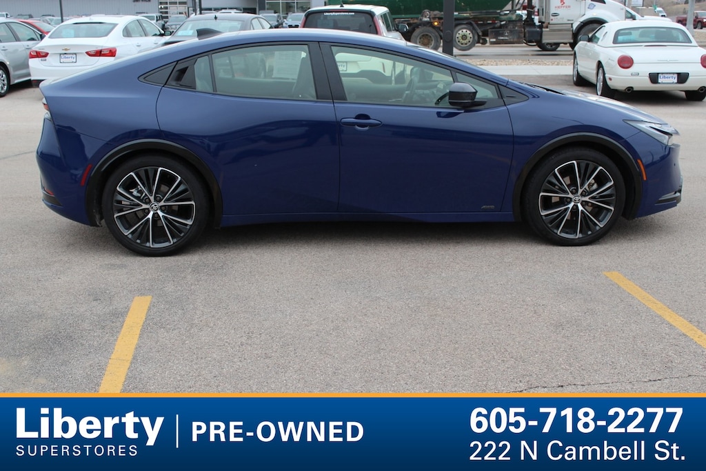 Used 2025 Toyota Prius XLE Hatchback