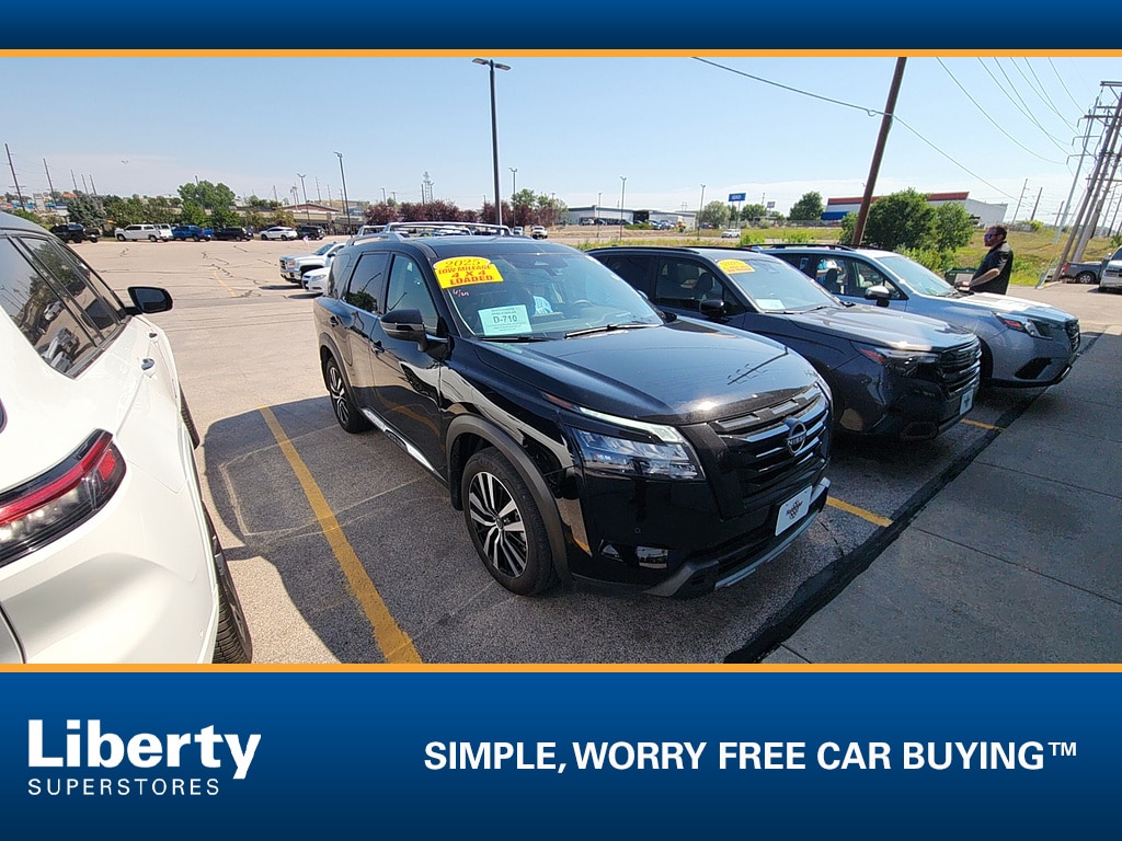 Used 2025 Nissan Pathfinder Platinum