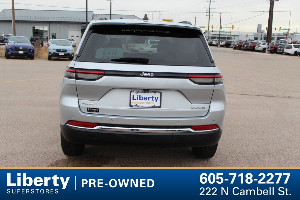 Used 2023 Jeep Grand Cherokee Laredo SUV