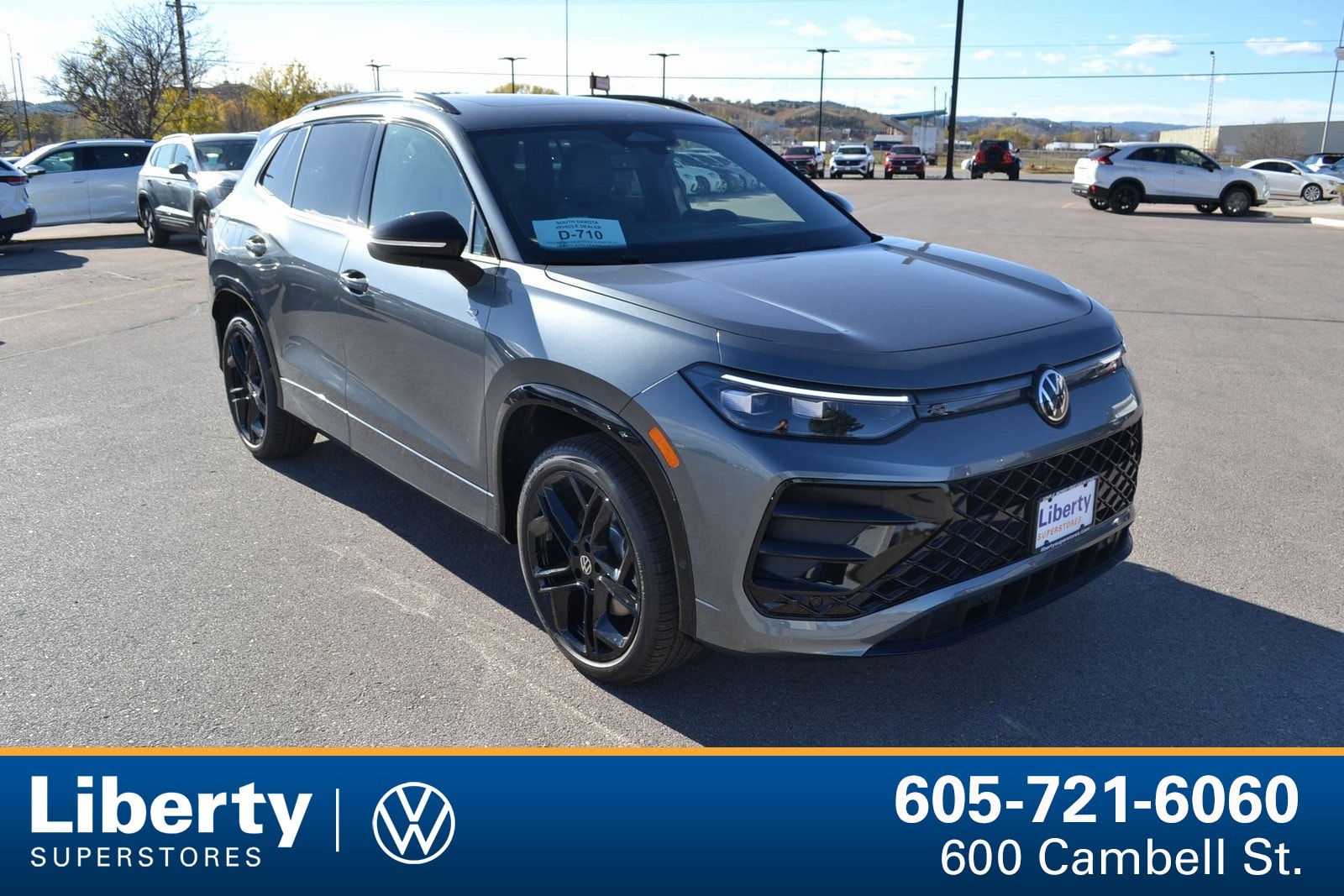 2026 Volkswagen Tiguan SE R-LINE BLACK's photo