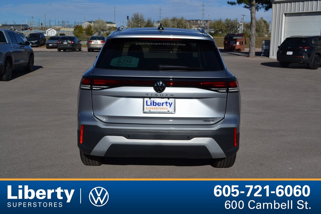 New 2025 Volkswagen Tiguan 2.0T SE