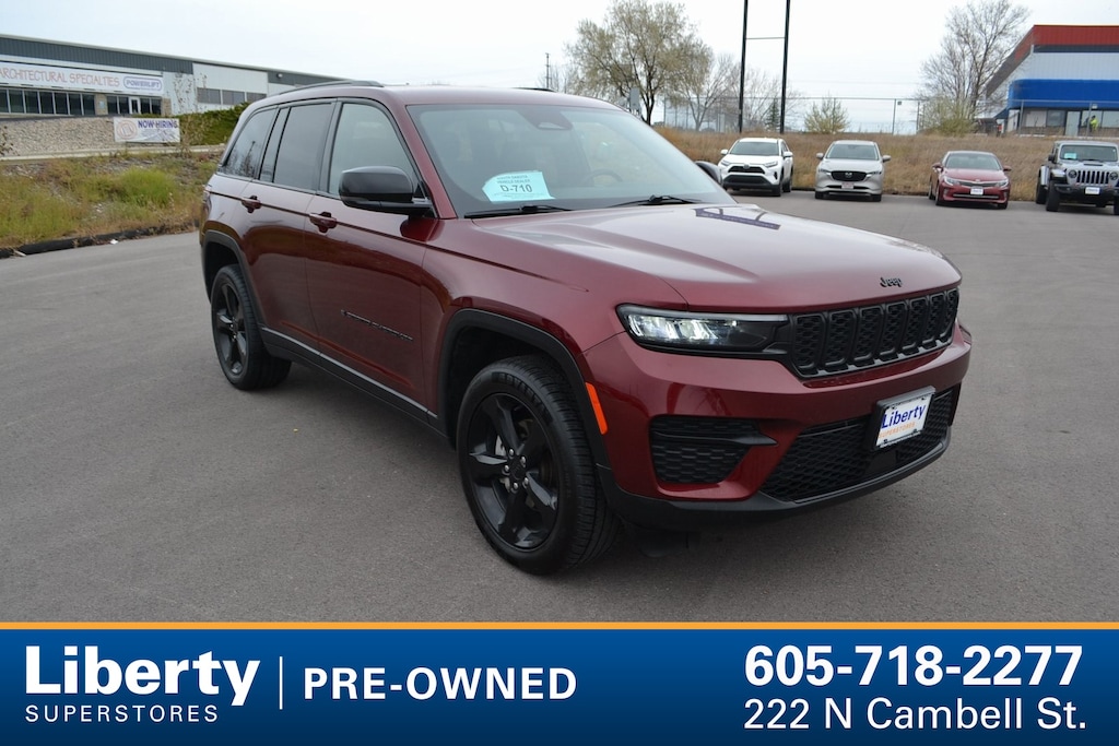 Used 2023 Jeep Grand Cherokee Laredo SUV