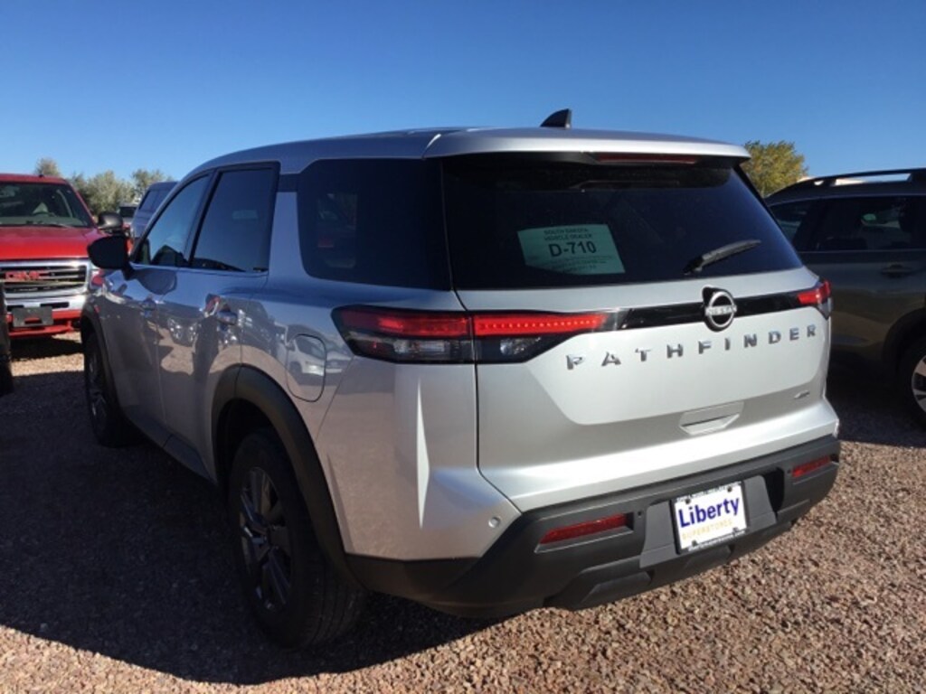 Used 2024 Nissan Pathfinder S SUV