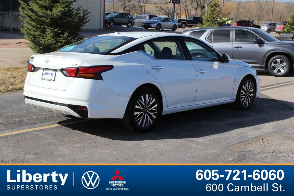 Used 2023 Nissan Altima 2.5 SV Sedan