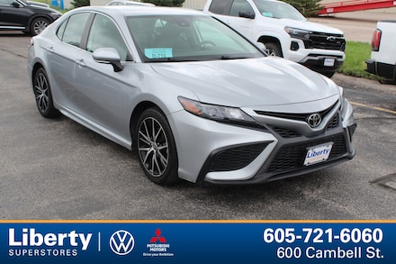 2022 Toyota Camry SE Sedan